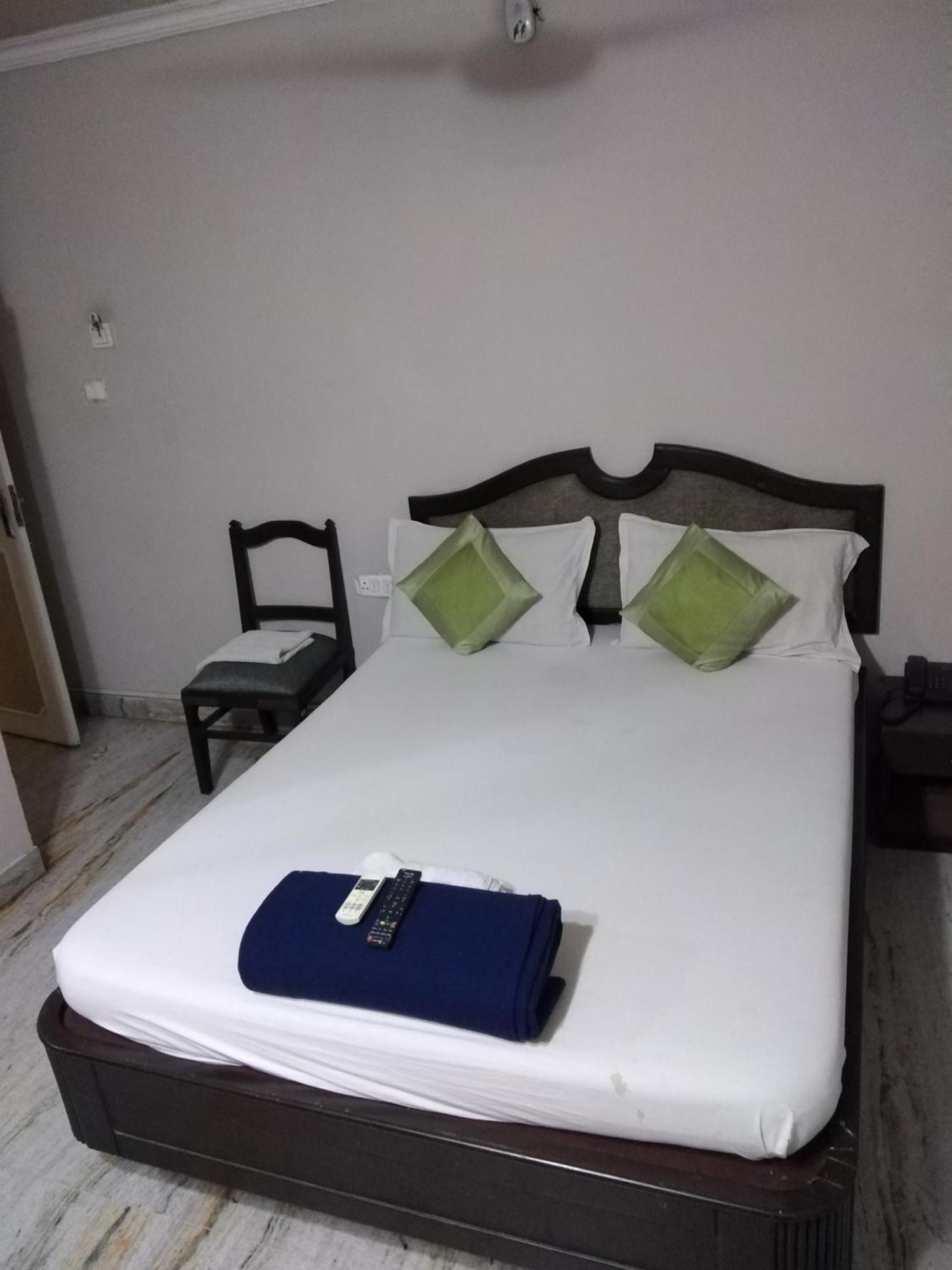 Grand Tower Chennai Hotel Szoba fotó