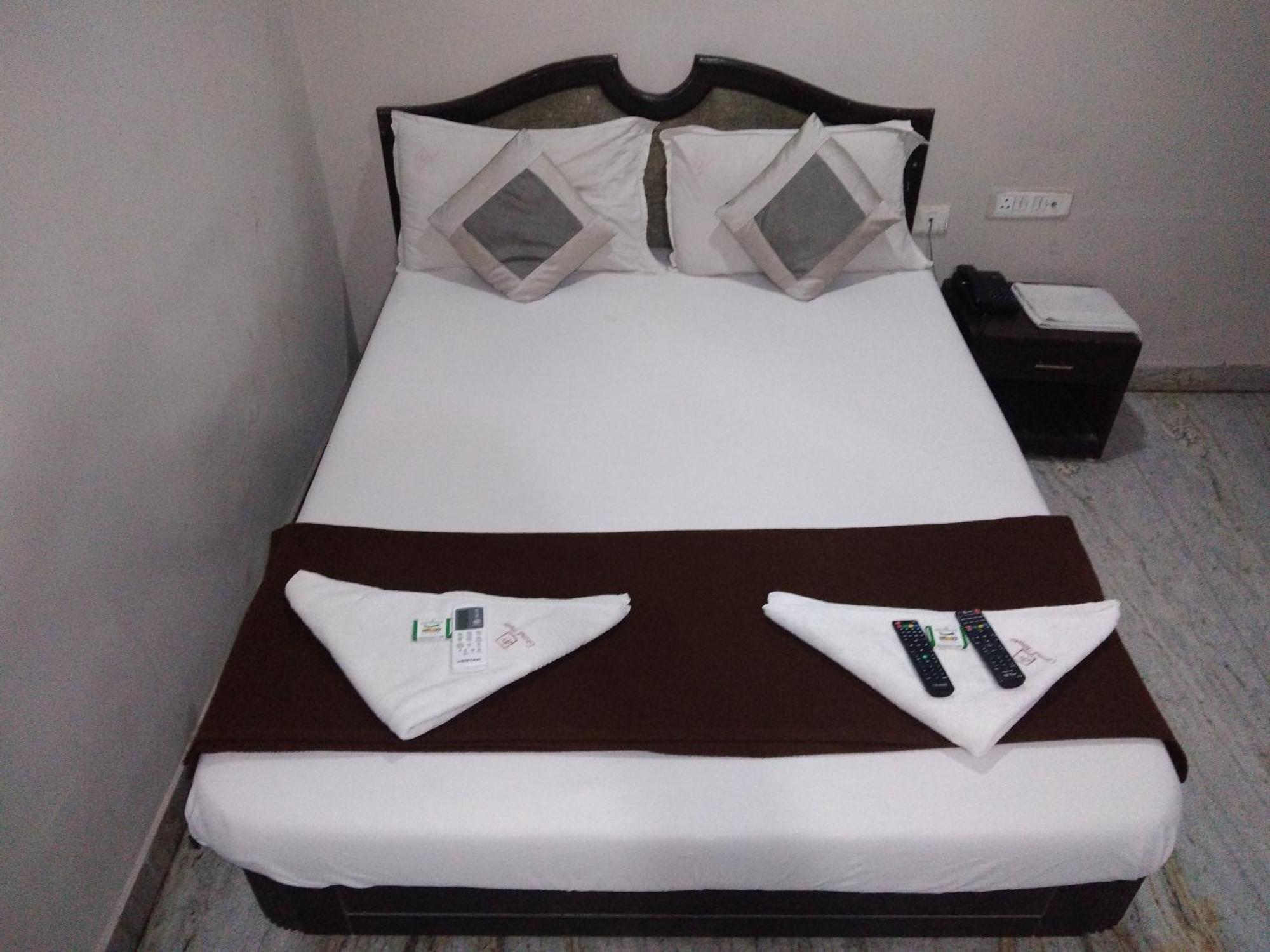 Grand Tower Chennai Hotel Szoba fotó